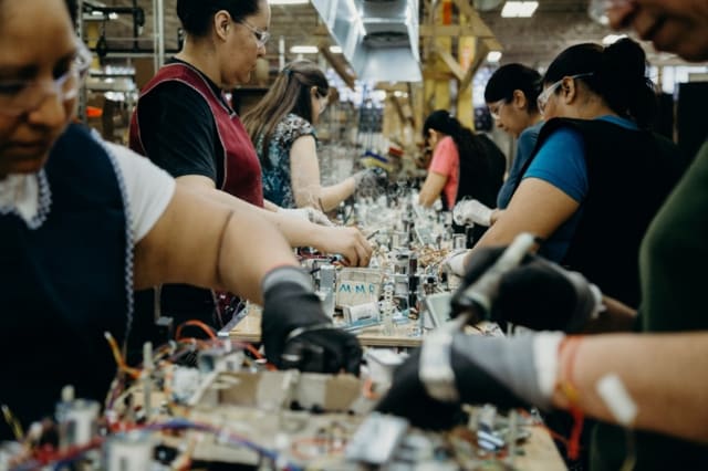 Behind-the-scenes of Stern Pinball’s manufacturing floor. (Image: Stern Pinball.)